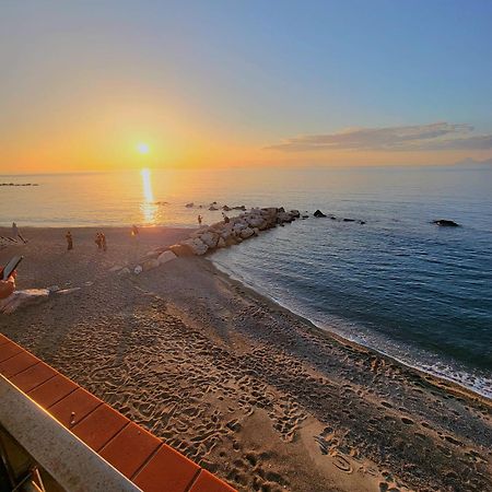 Villaggio Hotel Club Calanovellamare Piraino Eksteriør billede